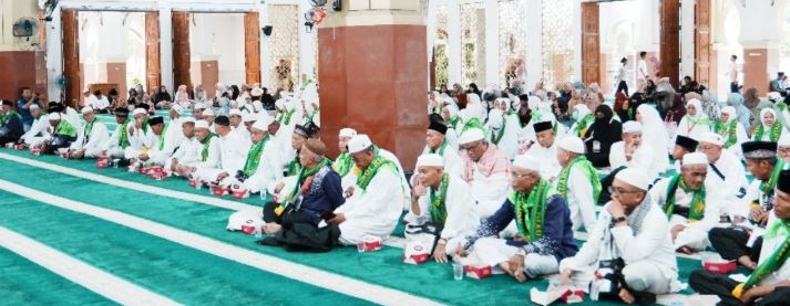 Sebanyak 232 Jemaah Haji Kuansing Tiba di Teluk Kuantan, Bupati Kuansing Diwakili Asisten III: Semoga menjadi Haji Mabrur
