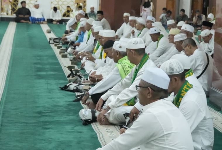 Polres Kuansing Amankan Kepulangan Jamaah Haji Kabupaten Kuansing Tahun 2026 di Mesjid Agung Ar-Raudhah